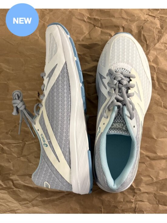 Asics Shoes - (NEW) Asics women shoes 8.5 Amplica running sneakers